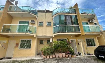 CASA TRIPLEX À VENDA NO BAIRRO CALIFÓRNIA/VILA NOVA – NOVA IGUAÇU