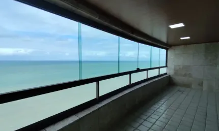 Beira mar com 4 Suítes, 3 Vagas, com armários e lazer completo