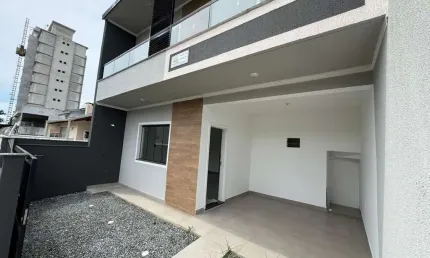 Casa para venda em balneário piçarras, itacolomi, 3 dormitórios, 1 suíte, 3 banheiros, 1 vaga