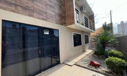 Casa para Venda em Itajaí, DOM BOSCO, 4 dormitórios, 2 suítes, 5 banheiros, 2 vagas