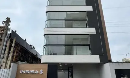 Apartamento para Venda em Balneário Piçarras, Itacolomi, 3 dormitórios, 3 suítes, 4 banheiros, 1 vaga