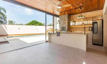 Casa Térrea semi-nova à Venda Parque dos Príncipes, 4 Suítes, Salas com conceito aberto, 4 Vagas, Piscina, Área Gourmet. Estuda Permuta