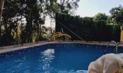 Casa em condomínio fechado, Barueri, com 3 dormitórios, sendo 1 suíte máster, 4 vagas de garagens, piscina.