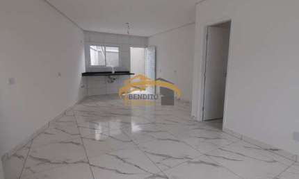 Sobrado Novo Bela Vista, Osasco, com 2 suíte, quintal, 2 vagas de garagem.