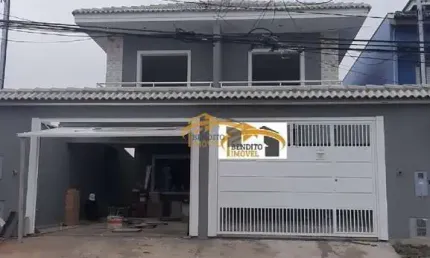 Sobrado novo para venda, Vila Osasco, com 3 suítes, quintal com churrasqueira.