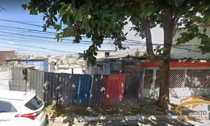 Terreno em em declive, com projeto aprovado para 5 sobrados de 65m².