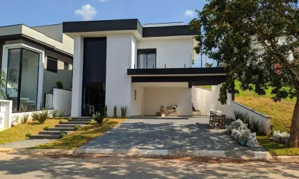 Sobrado para venda, Santana de Parnaíba, com 3 suítes, área gourmet com churrasqueira e piscina, 3 vagas de garagem cobertas, segurança 24h.