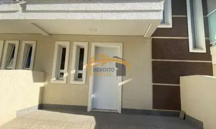 Sobrado condomínio fechado, Vila Osasco, com 2 dormitórios, 2 banheiros, 2 vagas de garagem e quintal privativo.