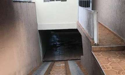 Casa em terreno inteiro no Jardim Santo Antônio 250 metros - 3 Casas - Ótimo para investimento!