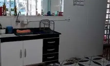Imóvel com 2 casas e 2 vagas de garagem, bem localizado, próximo Sarah Veloso