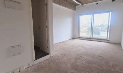 Sala comercial, banheiro privativo, 1 vaga de garagem, Vila Campesina/Osasco.