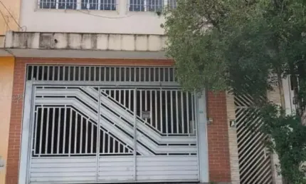 Imóvel para morar e trabalhar, casa com 2 dormitórios, quintal com churrasqueira.