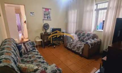 Casa térrea para venda, Vila Yolanda, com 2 dormitórios, 2 vagas de garagens, quintal amplo.