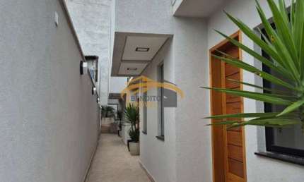 Sobrado em Condomínio à Venda em Quitaúna, Osasco-SP: 2 quartos, 2 suítes, 1 sala, 1 banheiro, 2 vagas, 70m².