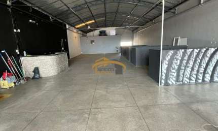 Galpão sobreloja para locação, Veloso, Osasco, com copa, escritório, terraço e 4 banheiross.
