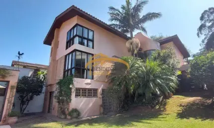 Sobrado à venda no City América, SP. Um lar com 3 suítes, piscina, jardim, cozinha gourmet. Espaço para viver momentos em família com conforto e paz.