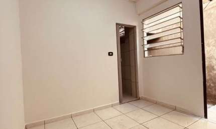 Casa para locação Bela Vista com 1 dormitório, sala cozinha, banheiro e quintal, Independente! Av. Santo Antônio