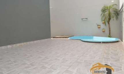 Casa térrea para locação, Km18, Osasco, quintal com piscina.