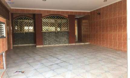 Casa com 3 quartos para alugar na Rua Pedro Tezin, 165, Bortolândia, São Paulo