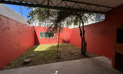 Casa com 3 quartos para alugar na Rua Comprida, 492, Vila Mazzei, São Paulo