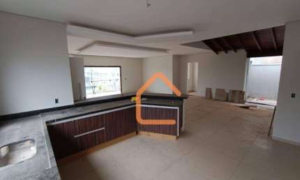 Casa com 3 dormitórios à venda, 250 m² por R$ 950.000,00 - Pousada do Sol - Pouso Alegre/MG