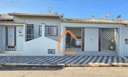Casa com 4 dormitórios à venda, 217 m² por R$ 750.000,00 - Foch - Pouso Alegre/MG