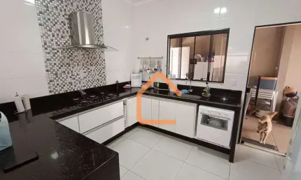 Casa com 3 dormitórios à venda, 150 m² por R$ 650.000 - Vergani - Pouso Alegre/MG