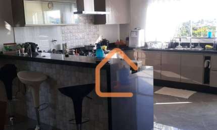 Casa com 3 dormitórios à venda, 320 m² por R$ 1.300.000 - Colinas de Santa Bárbara - Pouso Alegre/MG