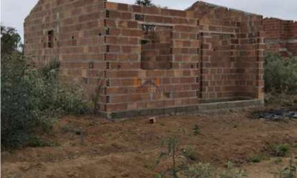 Casa em Construção à Venda - Bairro Lagoa das Flores
