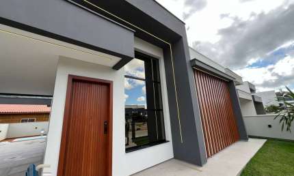 Casa Térrea Moderna e Inteligente – 3 Quartos com Suíte e Piscina