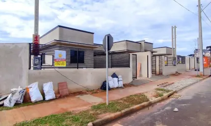 EXCELENTE CASA EM ARAUCARIA, O3 QUARTOS, FINO ACABAMENTO.