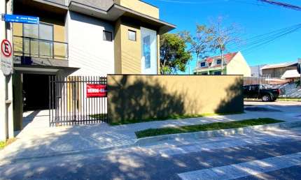 BELO SOBRADO DE 112M2 LOCALIZADO NO SITIO DO CERCADO