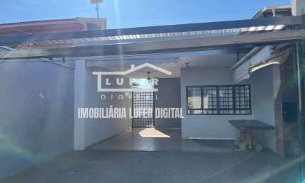 CASA ESPAÇOSA E COM LOCALIZAÇÃO EXCELENTE NO VALE DO SOL!