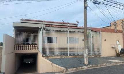 Casa à venda 6 Quartos, 4 Suites, 8 Vagas, 400M², Alvorada, Cuiabá - MT