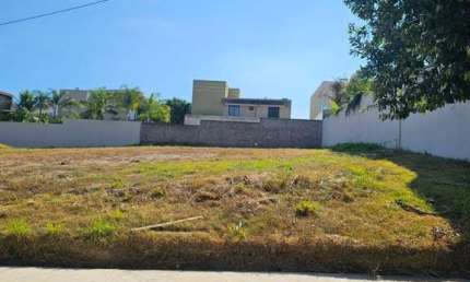 Terreno à venda  no Condomínio Florais dos Lagos 650 metros 19 metros frente