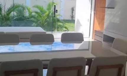 Imperdível apartamento de 2 quartos no Centro de Porto Seguro-BA, com suíte, 2 banheiros, garagem e 106m² de conforto.