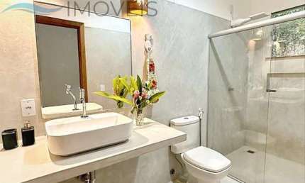 Luxuosa mansão de 6 quartos com 6 suites, 2 salas e 4 vagas de garagem em Trancoso-BA, bairro exclusivo!