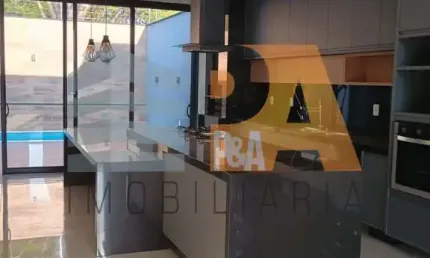 Residência em Condomínio à Venda em Jaguariúna-SP: 3 Quartos, 1 Suíte, 2 Salas, 5 Banheiros, 2 Vagas de Garagem, 160m²!