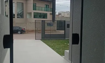 CAPELA VELHA* na rua da academia avilas.  Dispõe de 56 m2 de área construída  •3 Quartos. • Banheiros social •Cozinha moderna •Sala de estar • Espaço gourmet . •Amplo quintal na frente e nos fundos