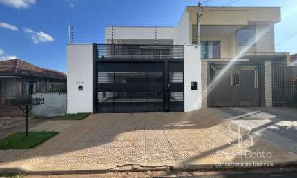 Sobrado para Venda em Maringá, Zona 03, 4 dormitórios, 4 suítes, 5 banheiros, 4 vagas