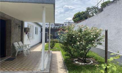 'Casa dos Sonhos em Jacarepaguá – 5 Quartos e Jardim'