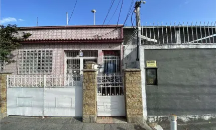 Casa com 2 quartos para alugar na Rua Camaraipe 72, 102, Jacarepaguá, Rio de Janeiro