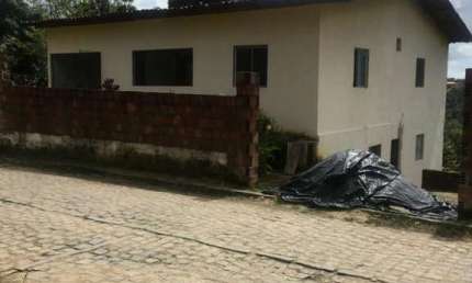 Ótimas 02 Casas em Chá de Cruz na Principal a 500 da Estrada de Aldeia, Aceito Carro