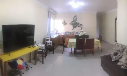 Melhor Térreo, 03 Quartos sendo 01 Suíte, DCE, 02 Vagas, Casa Caiada a 100m Praia