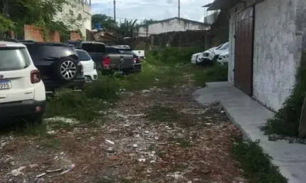 Alugamos 14 Box 30m2 Cada a 80m da Estrada dos Remédios em Afogados
