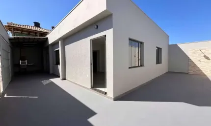 CASA MODERNA NA REGIAO DO BAIRRO SAO LUIZ EM DIVINOPOLIS MG