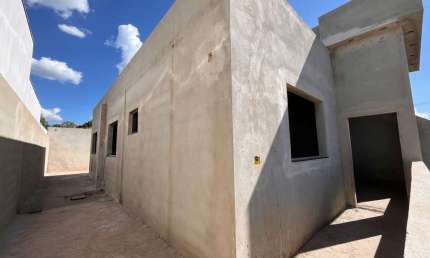CASA MODERNA NA REGIAO DO BAIRRO DOM CRISTIANO EM DIVINOPOLIS MG