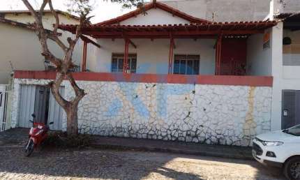 CASA RESIDENCIAL A VENDA NO BAIRRO SANTA CLARA EM DIVINÓPOLIS-MG
