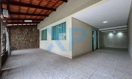 CASA RESIDENCIAL A VENDA NO BAIRRO SANTO ANTÔNIO EM DIVINÓPOLIS-MG