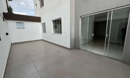 APARTAMENTO COM AREA PRIVATIVA NO SANTA CLARA EM DIVINOPOLIS MG
